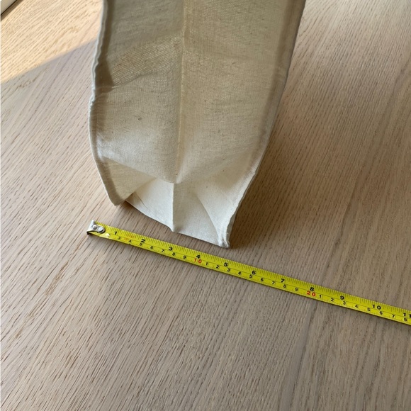 GUCCI- Linen Canvas Tote Bag- 15in x 13.5in - Picture 9 of 9